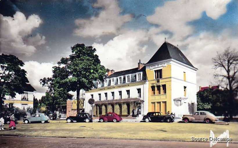94 Villeneuve Saint Georges La Mairie.jpg